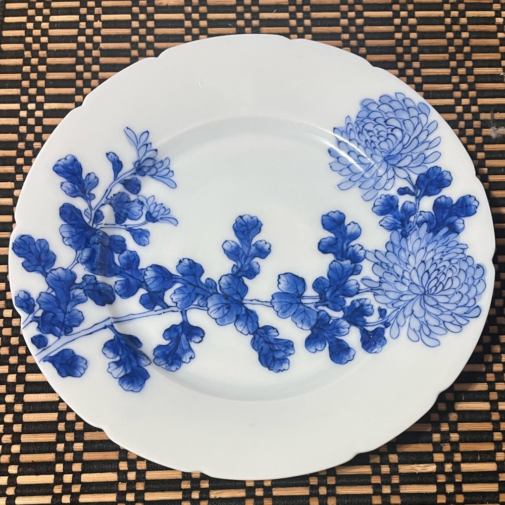 Charming Blue and White Decorative Plate